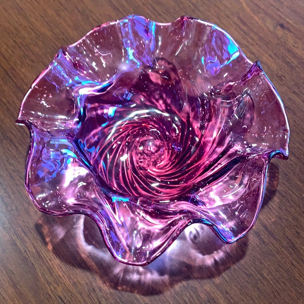 Beautiful hand blown Decorative glass bowl.